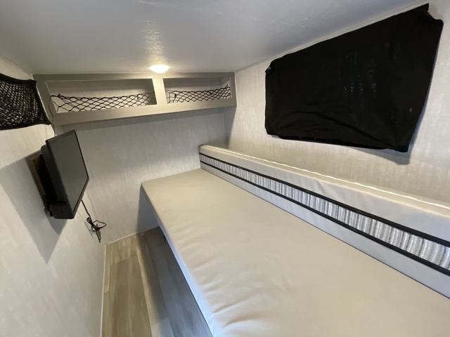 2025 Coachmen Clipper 9000ROK — photo 3 of 8