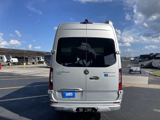 2022 Airstream Interstate 24GT Tommy Bahama Edition — photo 7 of 8
