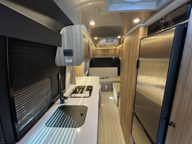 2022 Airstream Interstate 24GT Tommy Bahama Edition — photo 2 of 8