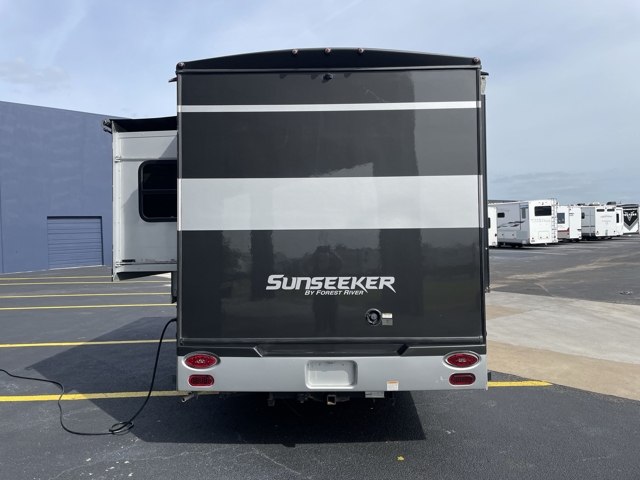 2023 Forest River Sunseeker MBS 2400B — photo 8 of 8