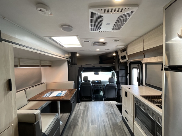 2023 Forest River Sunseeker MBS 2400B — photo 4 of 8