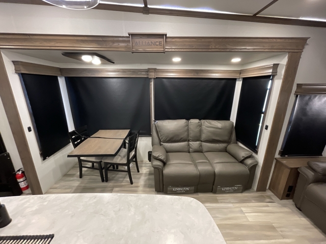 2023 Alliance Paradigm 340RL — photo 4 of 8
