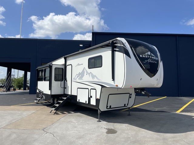 2023 East To West Ahara 378BH-OK — photo 1 of 8