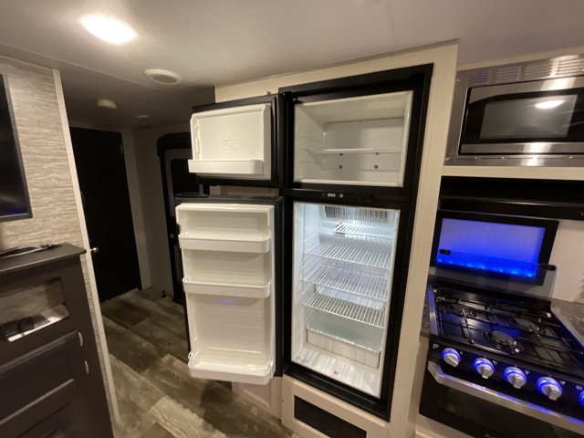 2021 Venture RV Stratus 271VRS — photo 8 of 8