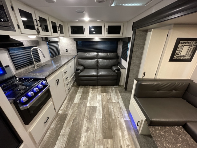 2021 Venture RV Stratus 271VRS — photo 2 of 8