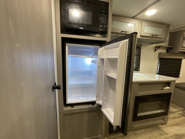 2024 Coleman Coleman Lantern LT 17R — photo 8 of 8