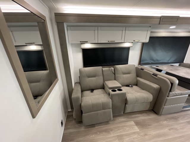 2027 Jayco Greyhawk 30Z — photo 3 of 8
