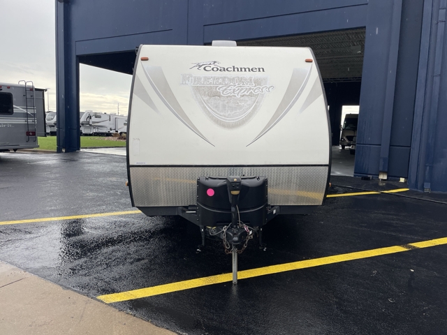2017 Coachmen Freedom Express 192RBS — photo 4 of 8