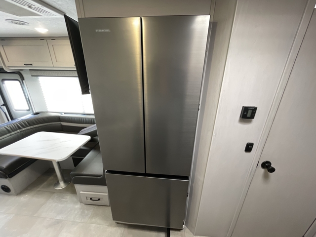 2023 Coachmen Freelander 31MB — photo 7 of 8