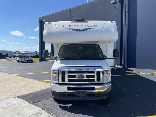 2023 Coachmen Freelander 31MB — photo 3 of 8