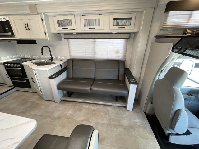 2023 Coachmen Freelander 31MB — photo 2 of 8