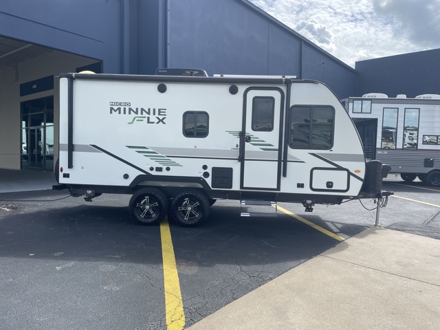 2022 Winnebago Micro Minnie FLX 2100BH — photo 5 of 8