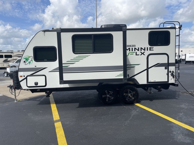 2022 Winnebago Micro Minnie FLX 2100BH — photo 6 of 8