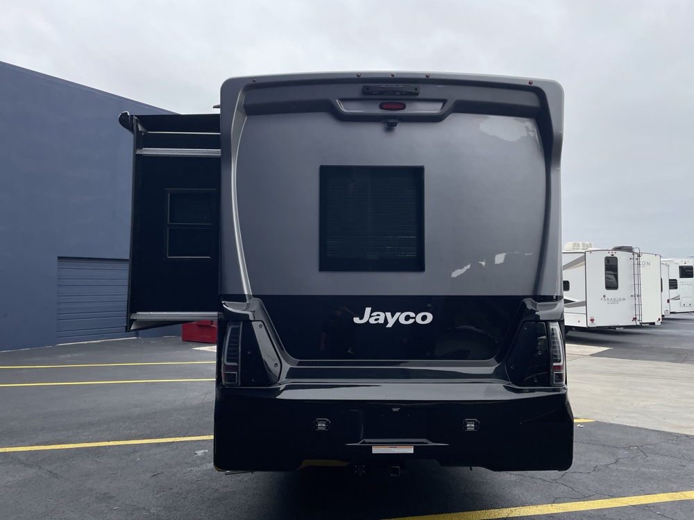 2026 Jayco Seneca XT 35L — photo 7 of 8