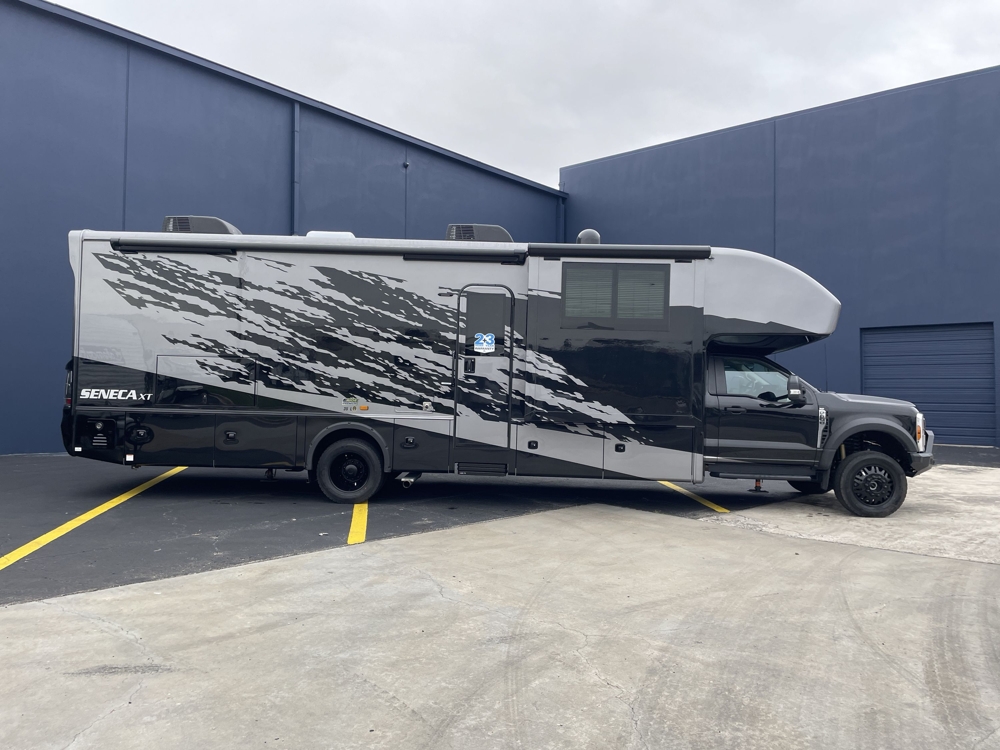 2026 Jayco Seneca XT 35L — photo 5 of 8
