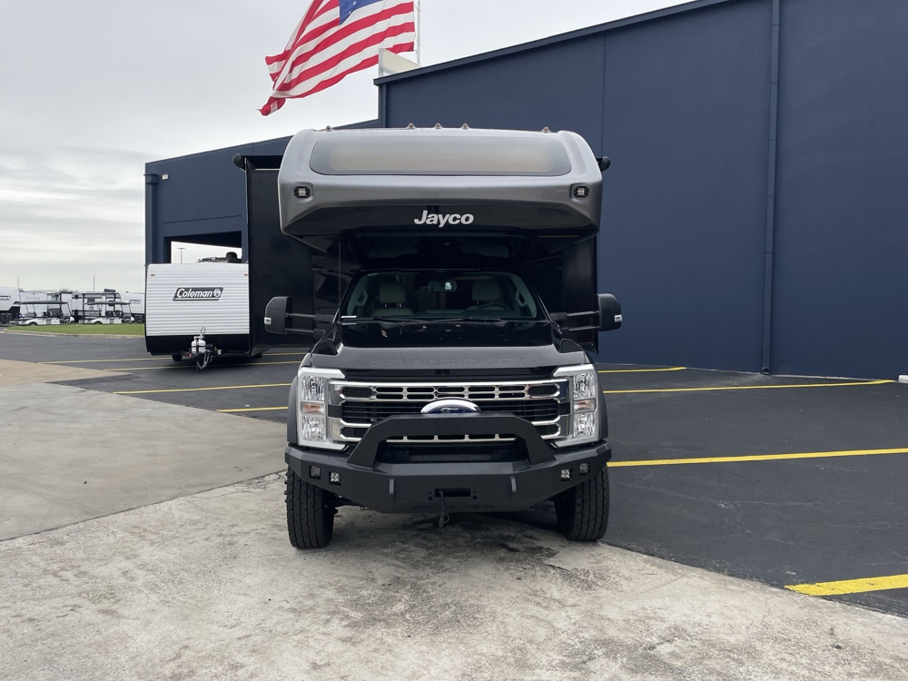 2026 Jayco Seneca XT 35L — photo 4 of 8