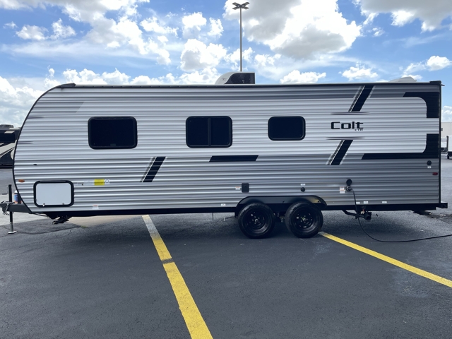 2027 Highland Ridge Colt 25BH — photo 5 of 8