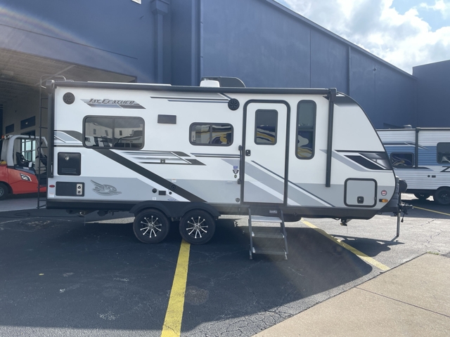 2025 Jayco Jay Feather 19MRK — photo 5 of 8