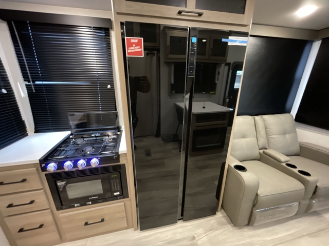2026 Keystone Coleman Legacy 2800SUNDECK — photo 8 of 8