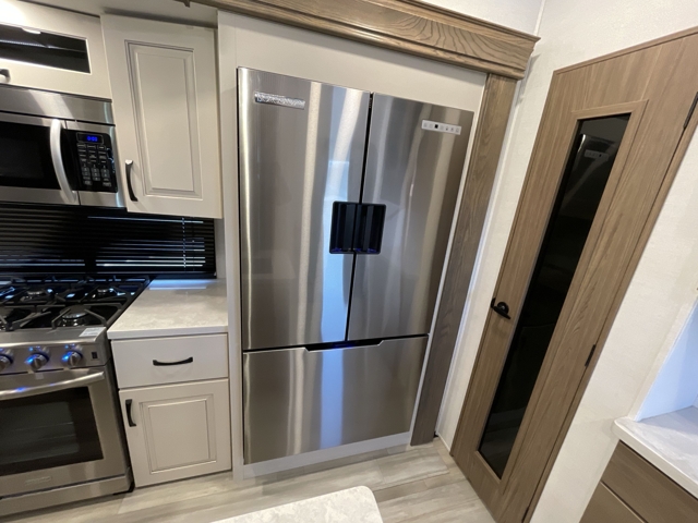 2024 Alliance Paradigm 375RD — photo 8 of 8