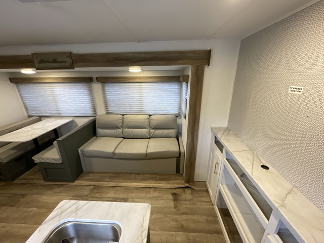 2024 Heartland Eddie Bauer 320BH-C — photo 3 of 8