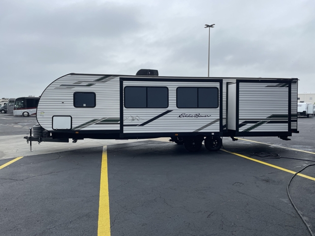 2024 Heartland Eddie Bauer 320BH-C — photo 6 of 8