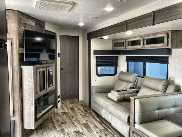 2023 Venture RV Sporttrek 251VFK — photo 2 of 8