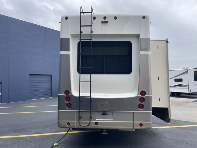 2020 DRV Luxury Suites Mobile Suites 41RKSB4 — photo 7 of 8
