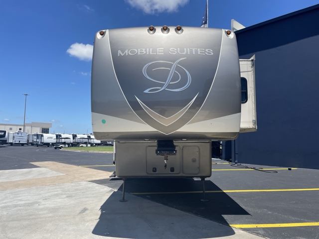 2020 DRV Luxury Suites Mobile Suites 40KSSB4 — photo 4 of 8