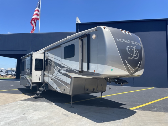 2020 DRV Luxury Suites Mobile Suites 40KSSB4 — photo 1 of 8