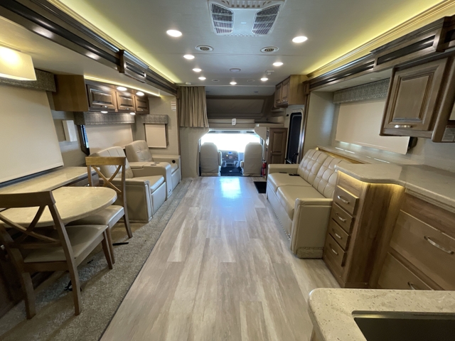 2020 Jayco Seneca 37TS — photo 4 of 8