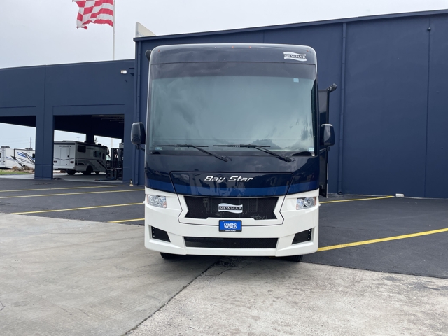 2023 Newmar Bay Star 3629 — photo 3 of 8