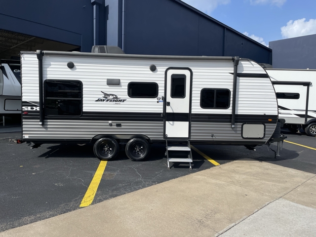 2024 Jayco Jay Flight SLX 210QBW — photo 5 of 8