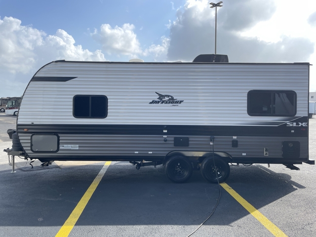 2024 Jayco Jay Flight SLX 210QBW — photo 6 of 8
