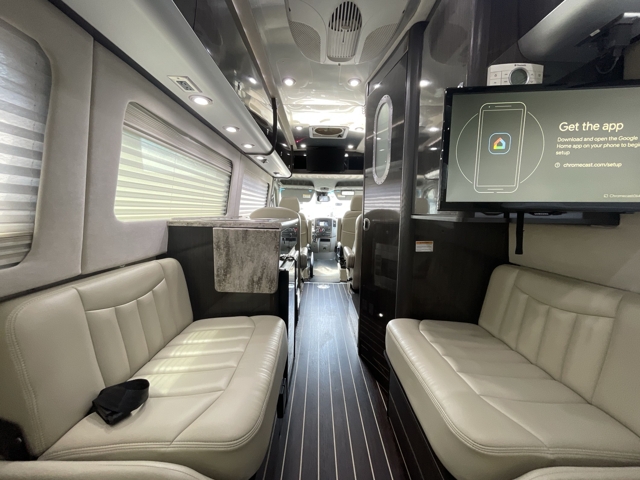 2014 Airstream Interstate 3500 Lounge — photo 3 of 8