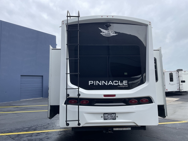 2024 Jayco Pinnacle 36FBTS — photo 7 of 8