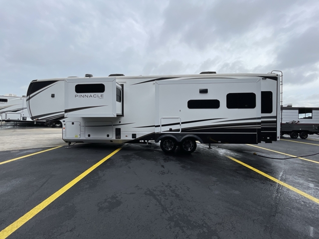 2024 Jayco Pinnacle 36FBTS — photo 6 of 8