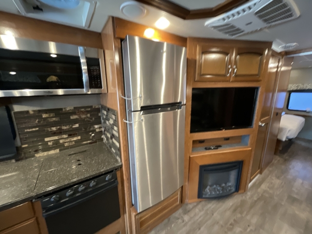 2018 Holiday Rambler Vacationer Xe 32A — photo 7 of 8
