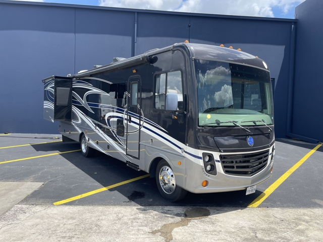 2018 Holiday Rambler Vacationer Xe 32A — photo 1 of 8
