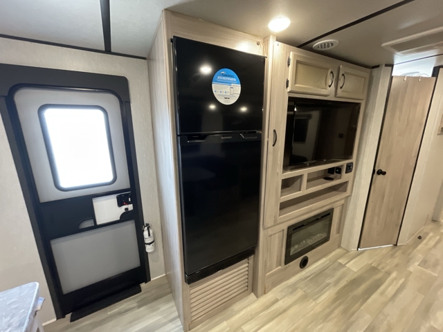 2021 Coachmen Spirit Ultra Lite 3272BH — photo 7 of 8
