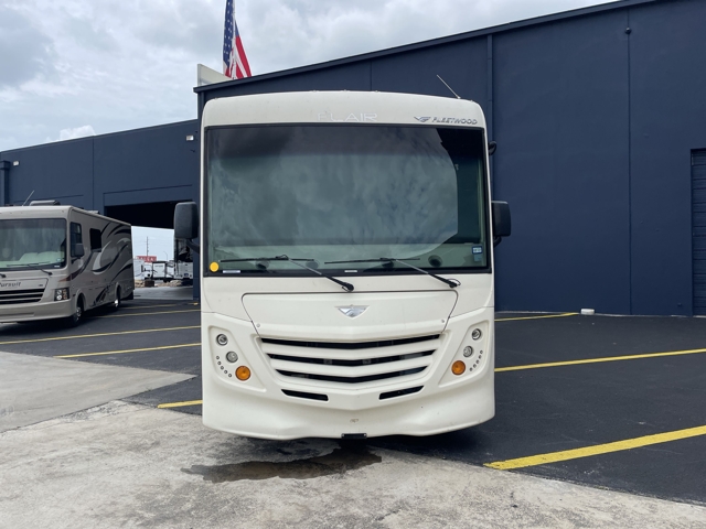 2019 Fleetwood Flair 28A — photo 4 of 8
