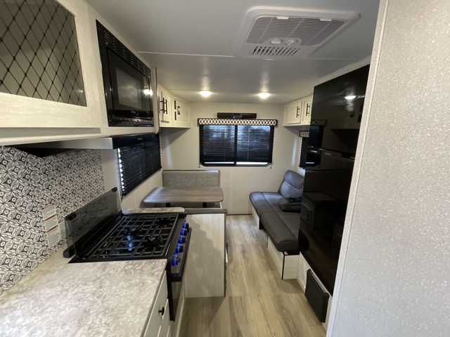 2024 Shasta Shasta 26DB — photo 2 of 8