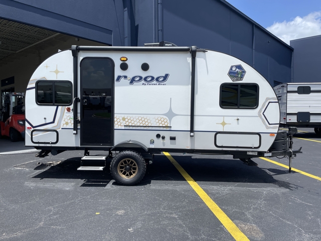 2023 Forest River R-pod 190 — photo 5 of 8