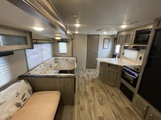 2020 Forest River Puma Xle 27RBQC — photo 4 of 8