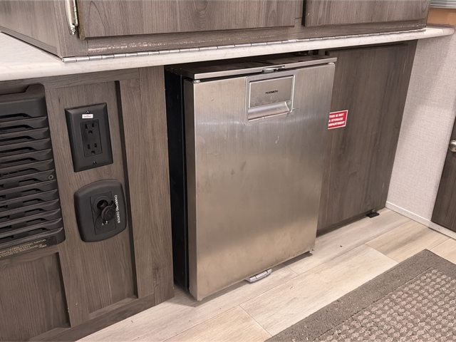2022 Coachmen Clipper Sport 108ST — photo 8 of 8