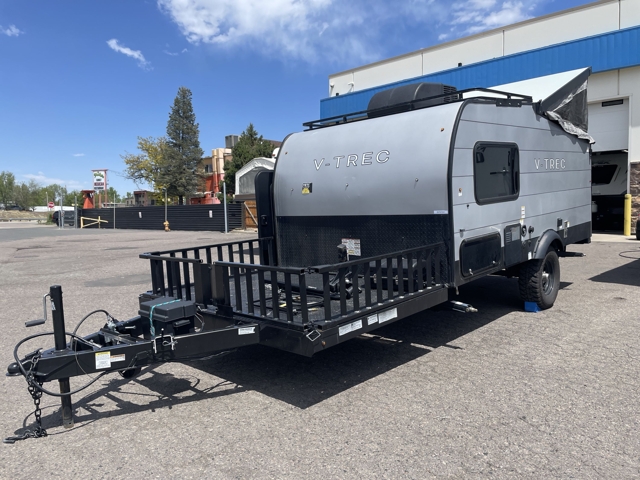 2022 Coachmen V-trec V4 — photo 4 of 8