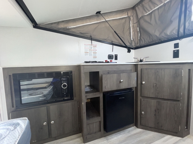 2022 Coachmen V-trec V4 — photo 3 of 8