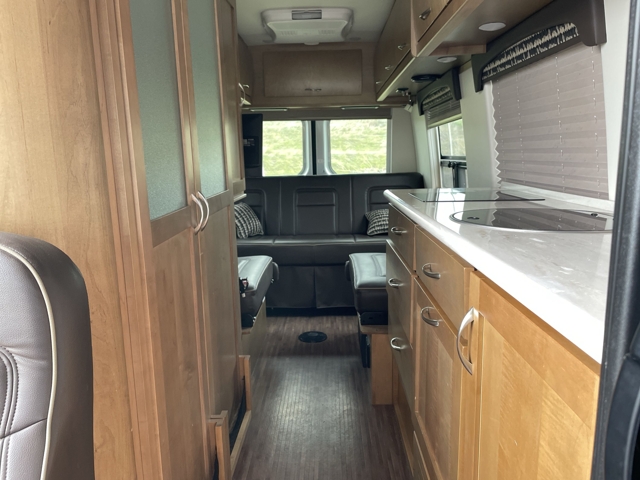 2018 Coachmen Galleria 24T — photo 7 of 8