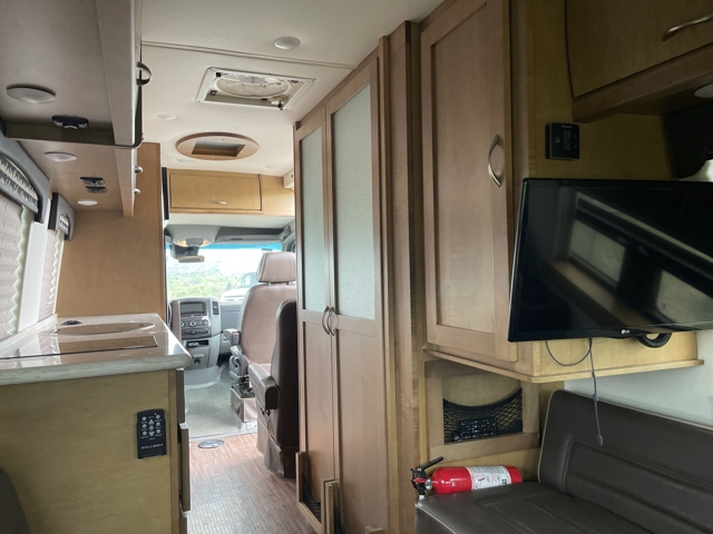 2018 Coachmen Galleria 24T — photo 2 of 8