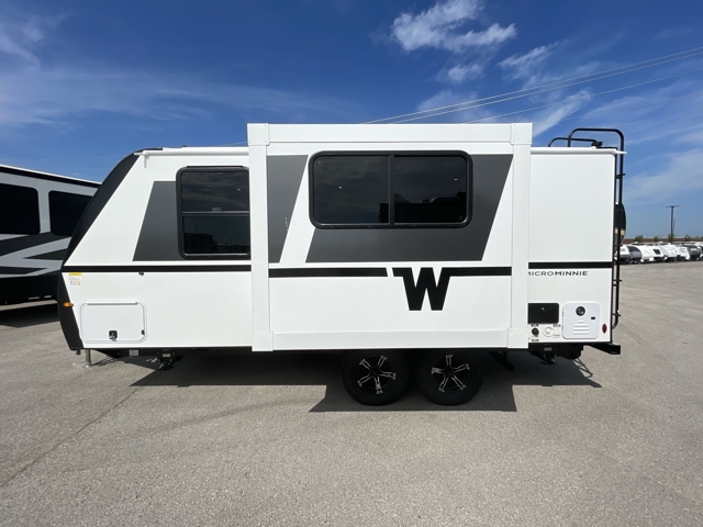 2026 Winnebago Micro Minnie 2108DS — photo 7 of 8